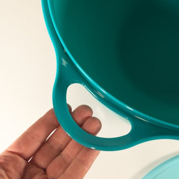 Retired 10L TUPPERWARE Thatsa Mega Bowl, large mixing bowl Teal / light blue - Picture 8 of 9